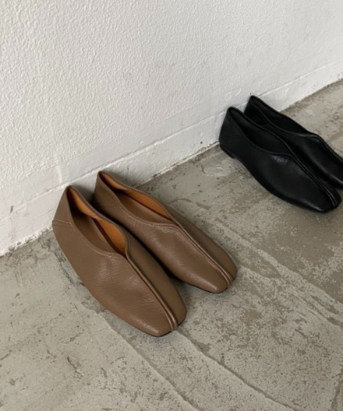 Aunt Marie's（アントマリーズ）の「パイピングフラットシューズ / AUNT MARIE'S（バレエシューズ・レディース・ブラック/ブラウン・SMALL/MEDIUM/LARGE）」の2枚目の写真