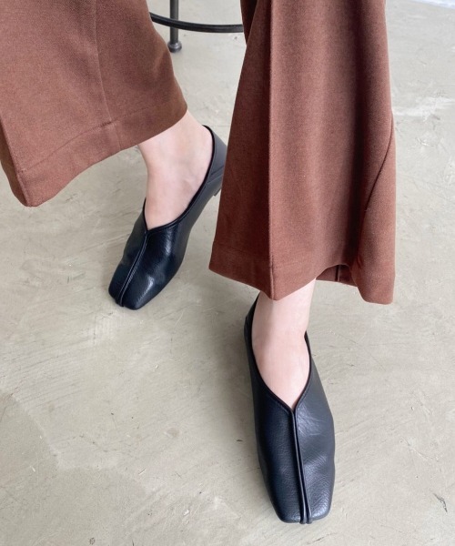 Aunt Marie's（アントマリーズ）の「パイピングフラットシューズ / AUNT MARIE'S（バレエシューズ・レディース・ブラック/ブラウン・SMALL/MEDIUM/LARGE）」の11枚目の写真