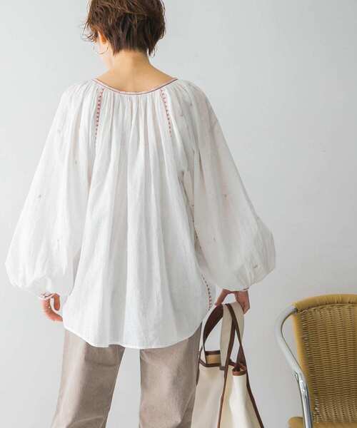 URBAN RESEARCH（アーバンリサーチ）の「刺繍ペザントブラウス