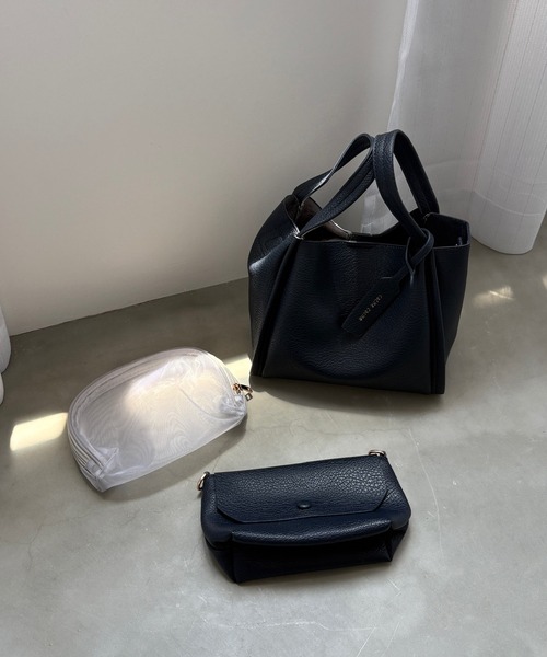 DouDou(ドゥドゥ)の「ミニショルダー付ソフトレザー調ミニバッグ(ハンドバッグ・レディース・アイボリー/サックスブルー/ベージュ/グリーン/ブラック/ブラウン/ホワイト/ホワイト系その他/シルバー/ピンク/ゴールド/ホワイト系その他2/ダークブラウン/ダークグレー/ネイビー・FREE)」の16枚目の写真