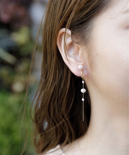 flower(フラワー)の「ドロップパールイヤリング(イヤリング・レディース・ゴールド・FREE)」の4枚目の写真