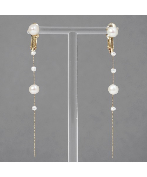 flower(フラワー)の「ドロップパールイヤリング(イヤリング・レディース・ゴールド・FREE)」の7枚目の写真