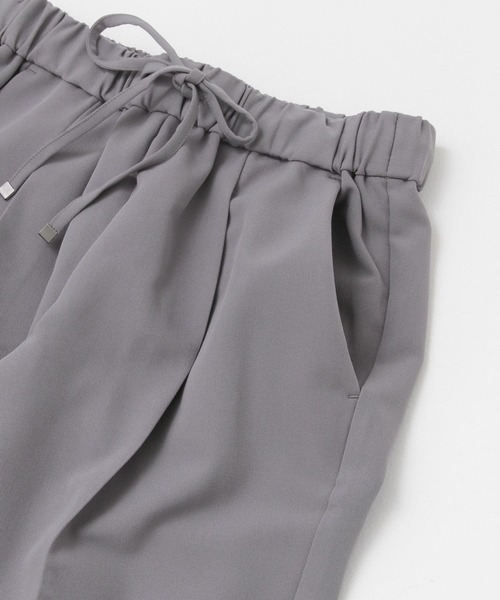 URBAN RESEARCH DOORS（アーバンリサーチドアーズ）の「ストレッチテーパードイージーパンツ（その他パンツ・レディース・グレー/ライトベージュ/ブラック・34/36/38）」の8枚目の写真