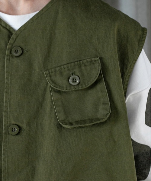 Perushu（ペルーシュ）の「4ポケットミリタリールーズベスト（ベスト・メンズ・オフホワイト/カーキ・LARGE/MEDIUM）」の13枚目の写真