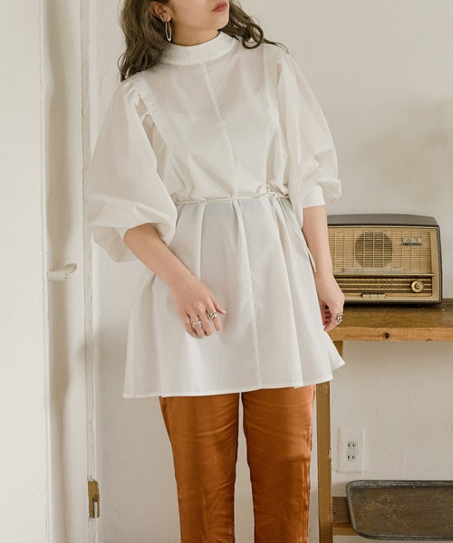 Ambre Neige（アンブルネージュ）の「パフスリーブチュニックブラウス／【WEB/EC限定商品】（シャツ/ブラウス・レディース・オフホワイト/モカ/ナチュラル・FREE）」の2枚目の写真