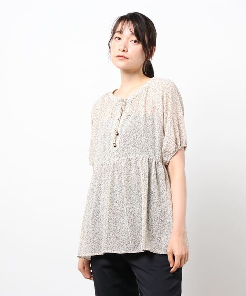 ehka sopo（エヘカソポ）の「小花柄レースアップチュニック（シャツ/ブラウス・レディース・ブラック/グリーン/キナリ・ﾌﾘ-）」の2枚目の写真