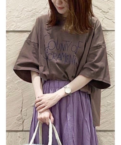 Lugnoncure(ルノンキュール)の「メッセージロゴプリントTシャツ(Tシャツ/カットソー・レディース・オフホワイト/パープル/モカ・フリ-)」の2枚目の写真