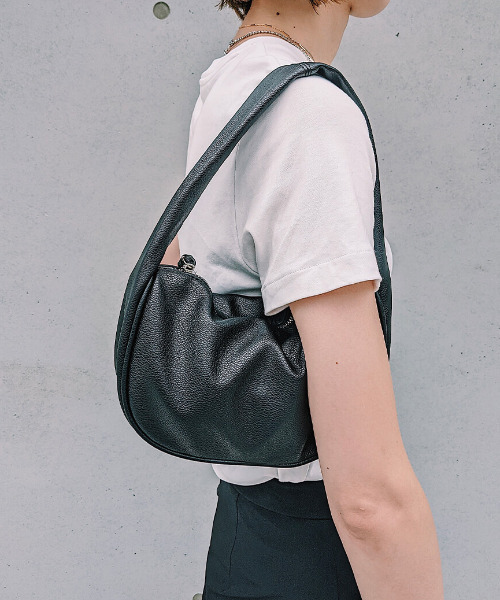 ISOOK（アイスー）の「One handle round bag / ワンハンドルラウンドバッグ（maai select）（ハンドバッグ・レディース・ホワイト/ブラック/グリーン・FREE）」の2枚目の写真