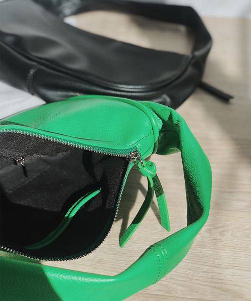 ISOOK（アイスー）の「One handle round bag / ワンハンドルラウンドバッグ（maai select）（ハンドバッグ・レディース・ホワイト/ブラック/グリーン・FREE）」の9枚目の写真