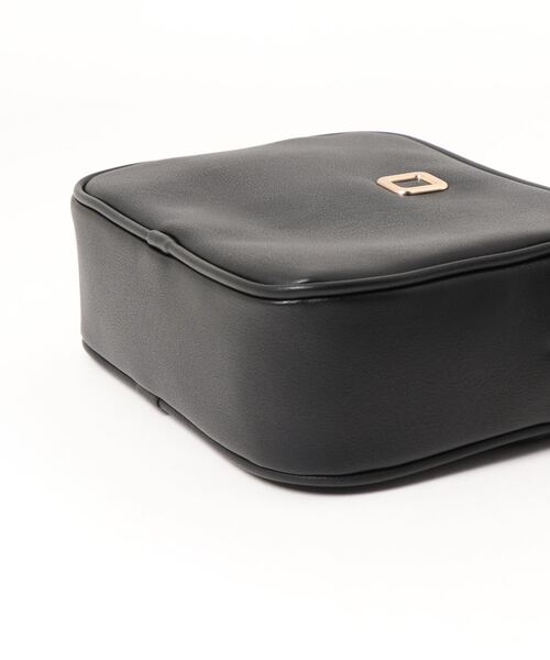 MURUA（ムルーア）の「【MURUA/ムルーア】 SQUARE METAL-2 ショルダーバッグ（ショルダーバッグ・レディース・ブラック/ベージュ/ライム・FREE）」の5枚目の写真