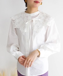 レース付け襟付きバンドカラーブラウス