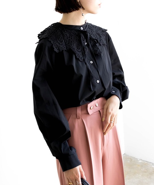 RANDA（ランダ）の「レース付け襟付きバンドカラーブラウス（シャツ/ブラウス・レディース・ベージュ/ブラック/ホワイト・FREE）」の2枚目の写真
