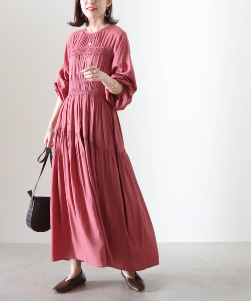 Cheek(チーク)の「シャーリングティアードワンピース(ワンピース・レディース・チャコールグレー/ピンク/ブルー・MEDIUM)」の3枚目の写真