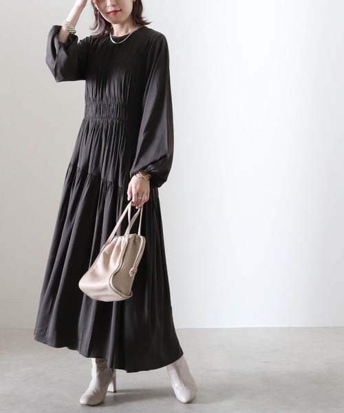 Cheek(チーク)の「シャーリングティアードワンピース(ワンピース・レディース・チャコールグレー/ピンク/ブルー・MEDIUM)」の2枚目の写真