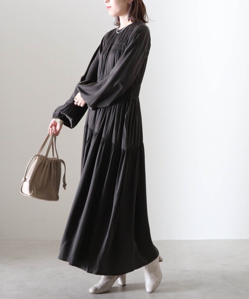 Cheek(チーク)の「シャーリングティアードワンピース(ワンピース・レディース・チャコールグレー/ピンク/ブルー・MEDIUM)」の20枚目の写真