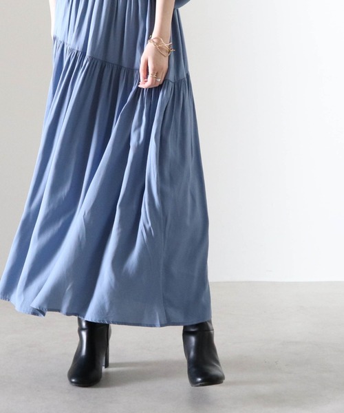 Cheek(チーク)の「シャーリングティアードワンピース(ワンピース・レディース・チャコールグレー/ピンク/ブルー・MEDIUM)」の4枚目の写真