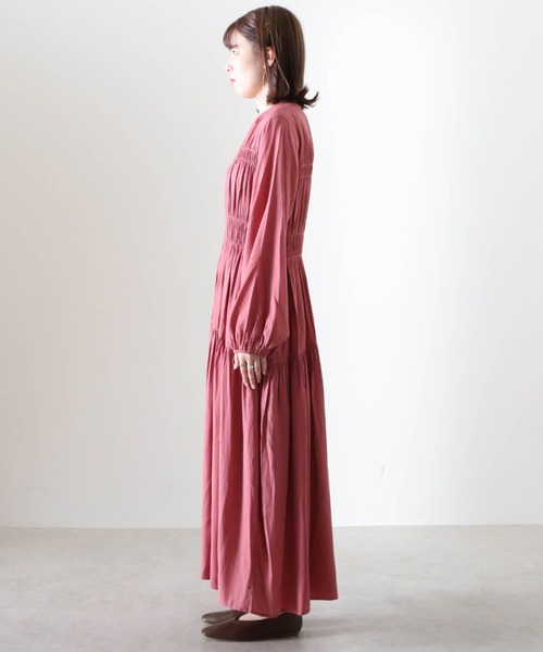 Cheek(チーク)の「シャーリングティアードワンピース(ワンピース・レディース・チャコールグレー/ピンク/ブルー・MEDIUM)」の18枚目の写真