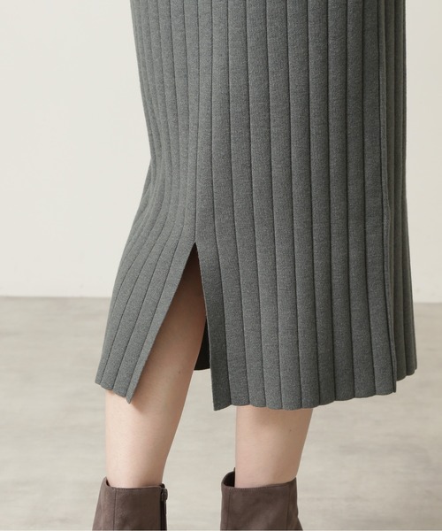 NATURAL BEAUTY BASIC（ナチュラルビューティーベーシック）の「針抜きニットセットアップ（ワンピース・レディース・ネイビー/カーキ/グレイッシュベージュ・SMALL/MEDIUM）」の8枚目の写真