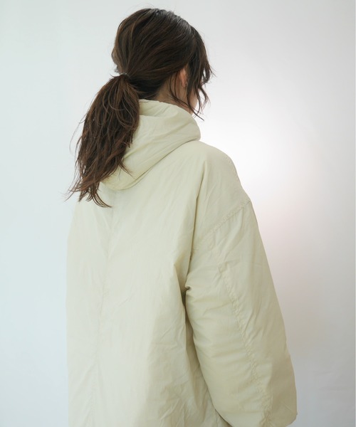 AZUL ENCANTO（アズールエンカント）の「中綿オーバーサイズマウンテンパーカー（マウンテンパーカー・レディース・ブラック/アイボリー・FREE）」の20枚目の写真