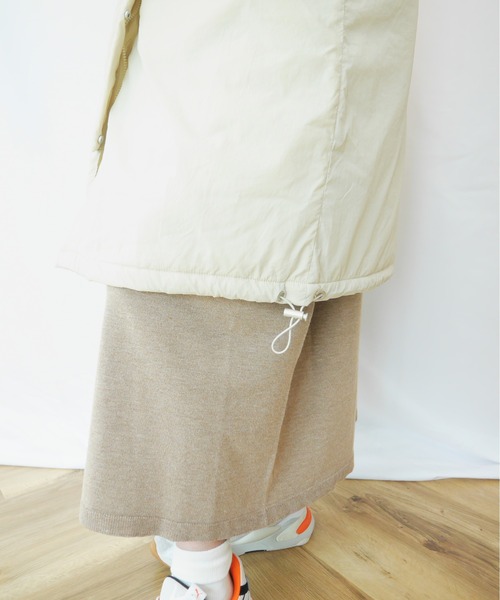 AZUL ENCANTO（アズールエンカント）の「中綿オーバーサイズマウンテンパーカー（マウンテンパーカー・レディース・ブラック/アイボリー・FREE）」の15枚目の写真