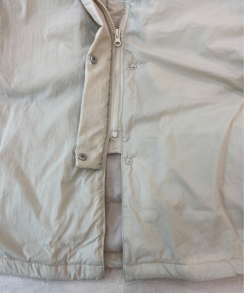 AZUL ENCANTO（アズールエンカント）の「中綿オーバーサイズマウンテンパーカー（マウンテンパーカー・レディース・ブラック/アイボリー・FREE）」の6枚目の写真