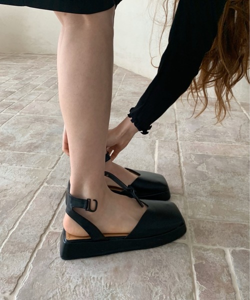 Didot.showroom（ディドット ショールーム）の「square bulky strap shoes（パンプス・レディース・アイボリー・24cm）」の2枚目の写真