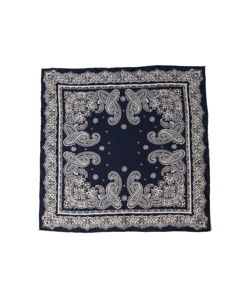 BEAMS PLUS（ビームスプラス）の「BEAMS PLUS / シルク バンダナ チーフ（ハンカチ/ハンドタオル・メンズ・ブラック/ネイビー・ONE SIZE）」の4枚目の写真