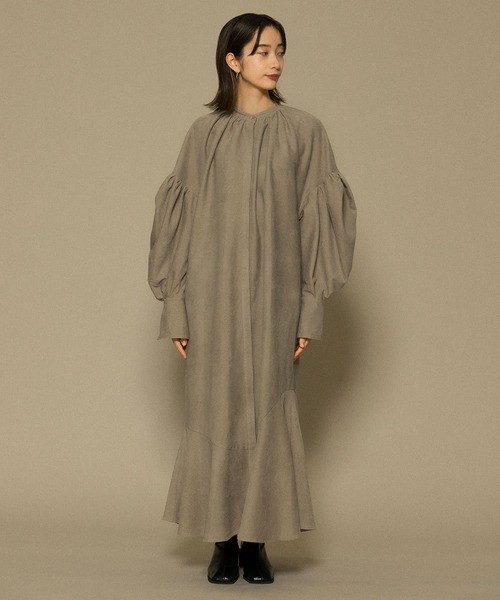 KBF(ケイビーエフ)の「スリーブコンシャスワンピース(ワンピース・レディース・ブラック/ベージュ/オフホワイト・ONE)」の6枚目の写真