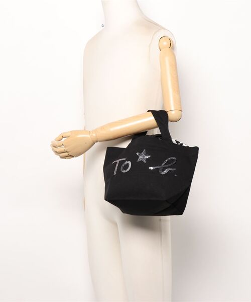 To b. by agnes b.(トゥービーバイアニエスベー)の「WR56 SAC ロゴミニトートバッグ(トートバッグ・レディース・ブラック・UNI)」の2枚目の写真