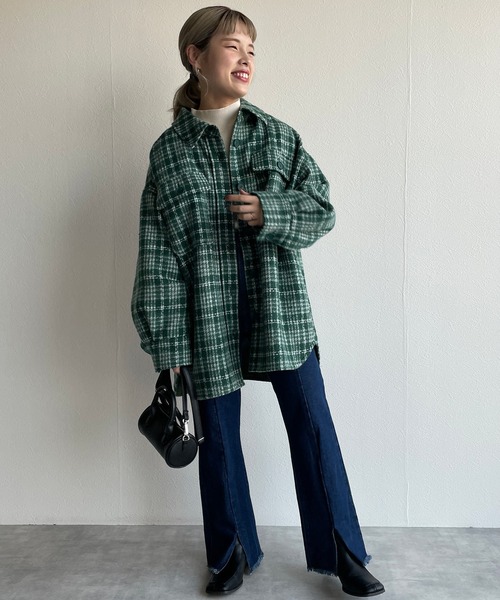 w closet（ダブルクローゼット）の「チェックBIGシャツはおり（その他アウター・レディース・ベージュ/グリーン・FREE）」の3枚目の写真