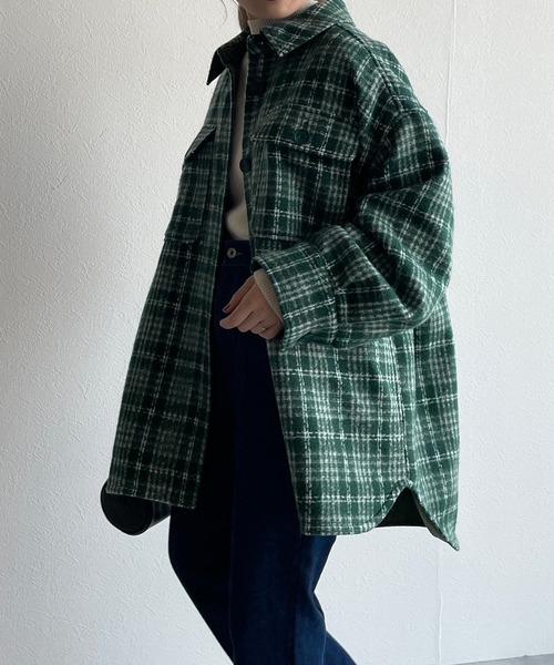 w closet（ダブルクローゼット）の「チェックBIGシャツはおり（その他アウター・レディース・ベージュ/グリーン・FREE）」の4枚目の写真