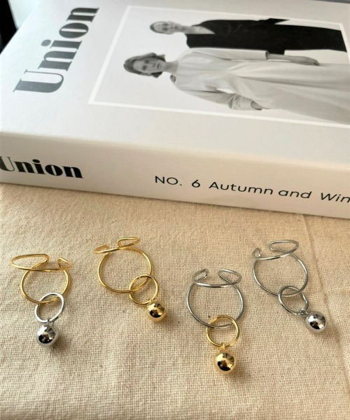 mou(モウ)の「リングオンリングワンボールイヤーカフ(片耳用)(イヤーカフ・レディース・シルバー/ゴールド/シルバー系その他/ゴールド系その他・FREE)」の2枚目の写真