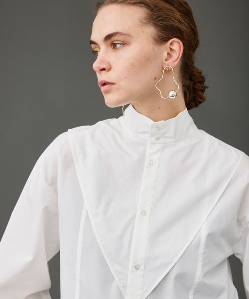 UNITED TOKYO（ユナイテッドトウキョウ）の「2wayスタンドブラウス（シャツ/ブラウス・レディース・ブラック/オフホワイト/グリーン・FREE）」の4枚目の写真