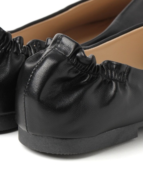 LAKOLE（ラコレ）の「【生活防水】Vカットギャザーパンプス / 260625（パンプス・レディース・ブラック/クリーム/アイボリー/その他6・SMALL/MEDIUM/LARGE）」の18枚目の写真