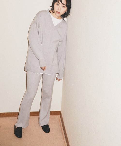 earth music&ecology（アースミュージックアンドエコロジー）の「リブニットパンツ＊（その他パンツ・レディース・グレー/グレイッシュベージュ・FREE）」の2枚目の写真