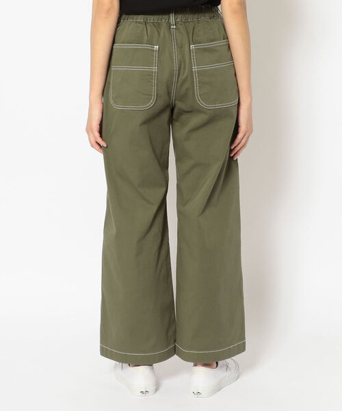 AVIREX(アヴィレックス)の「【Women's】SH ウェスト ギャザーズ カラー スティッチ パンツ /WAIST GATHERS COLOR STITCH PANTS / アヴィレックス / AVIREX(その他パンツ・レディース・ホワイト/オリーブ・LARGE/MEDIUM/SMALL)」の4枚目の写真