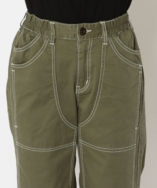 AVIREX(アヴィレックス)の「【Women's】SH ウェスト ギャザーズ カラー スティッチ パンツ /WAIST GATHERS COLOR STITCH PANTS / アヴィレックス / AVIREX(その他パンツ・レディース・ホワイト/オリーブ・LARGE/MEDIUM/SMALL)」の5枚目の写真
