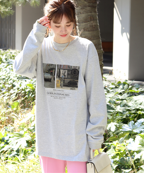 Simplicite(サンプリシテ)の「【GODLIS/ゴドリス】 PHOTO TEE by ROCK STANLEY◆(Tシャツ/カットソー・レディース・ホワイト/チャコールグレー/ベージュ・MEDIUM/X-LARGE)」の1枚目の写真