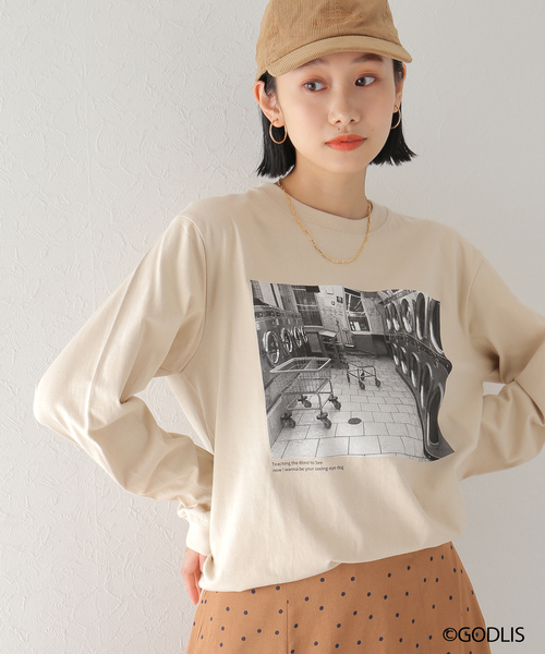 Simplicite(サンプリシテ)の「【GODLIS/ゴドリス】 PHOTO TEE by ROCK STANLEY◆(Tシャツ/カットソー・レディース・ホワイト/チャコールグレー/ベージュ・MEDIUM/X-LARGE)」の4枚目の写真