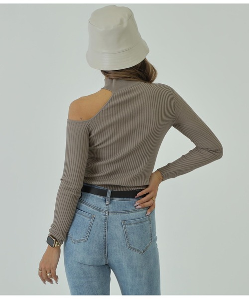 ANAP（アナップ）の「ワンショルリブニットトップスカットソー（Tシャツ/カットソー・レディース・ホワイト/ライトグレー/ブラック/グレイッシュベージュ・FREE）」の9枚目の写真