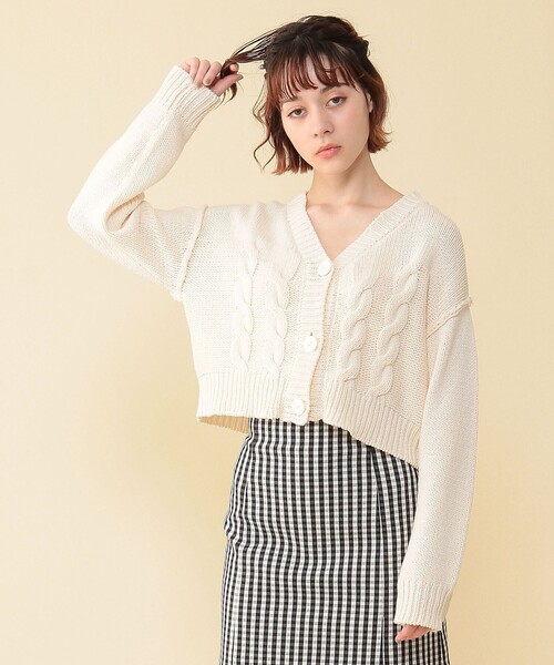 DEICY(デイシー)の「コットンケーブルショートカーディガン(カーディガン/ボレロ・レディース・ライトグリーン/オフホワイト/ラベンダー・FREE)」の2枚目の写真