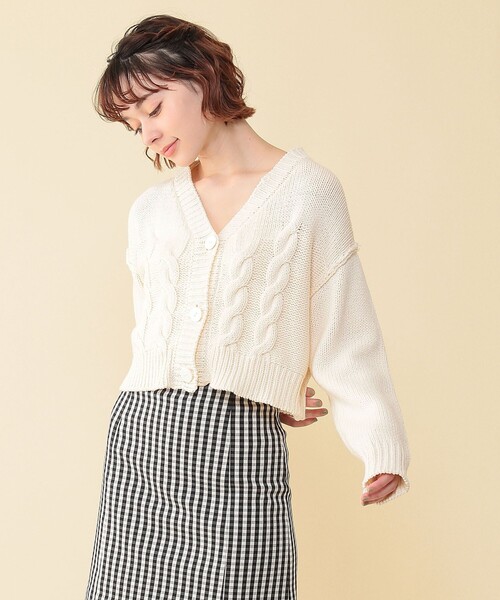 DEICY(デイシー)の「コットンケーブルショートカーディガン(カーディガン/ボレロ・レディース・ライトグリーン/オフホワイト/ラベンダー・FREE)」の7枚目の写真