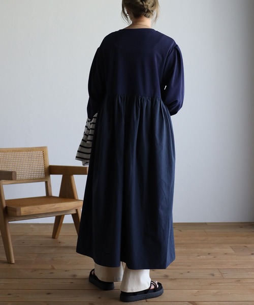 Fizz（フィズ）の「【Fizz/フィズ】　カットジョーゼット後ろ切替えAラインワンピース（ワンピース・レディース・カーキ/ブラック/ネイビー・M）」の11枚目の写真