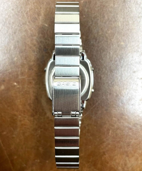 CASIO(カシオ)の「CASIO / カシオ チープカシオ スタンダード デジタル/腕時計 ウォッチ(デジタル腕時計・メンズ・ブラック/ワインレッド・ONE SIZE)」の5枚目の写真