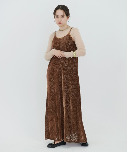 TINA:JOJUN(ティーナジョジュン)の「フラワーベロア キャミドレス TINA:JOJUN(ワンピース・レディース・ブルー/ブラウン/ブラック・S/M)」の13枚目の写真