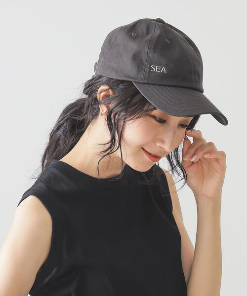 BEAMS LIGHTS(ビームスライツ)の「SEA / 刺繍ロゴ CAP(キャップ・レディース・グリーン/ナチュラル/ブラック・ONE SIZE)」の4枚目の写真