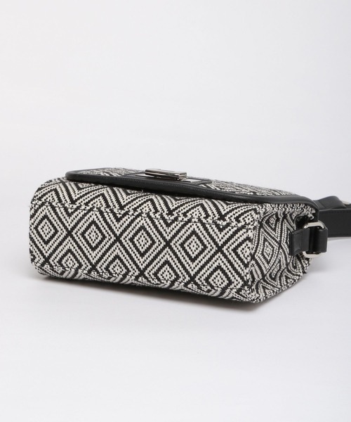 PAGEBOY(ページボーイ)の「エスニックミニショルダー(ショルダーバッグ・レディース・ブラック・FREE)」の4枚目の写真