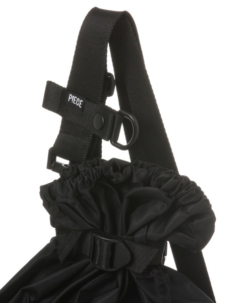 ALAND（エーランド）の「【UNISEX】PIECE MAKER／NYLON SLING BAG　2285723（ボディバッグ/ウエストポーチ・レディース・ブラック・FREE）」の7枚目の写真