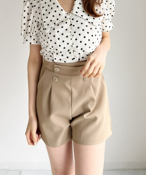 Loueme（ルエム）の「ダブルボタンハイウエストショートパンツ