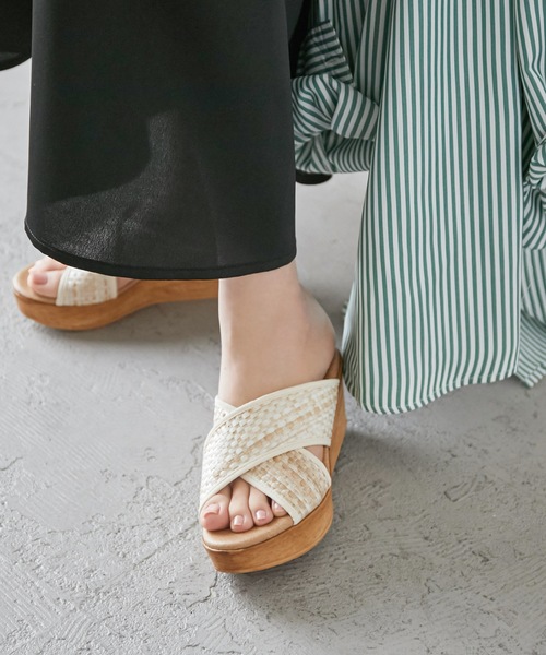 Fashion Letter(ファッションレター)の「日本製メッシュクロスデザインサンダル 痛くないサンダル(サンダル・レディース・ベージュ/ライトグリーン/ブラック/ホワイト・S/M/L/LL)」の2枚目の写真